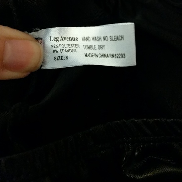 Wet Look Leggings w/ Elastic Lace Up Back - Picture 5 of 5